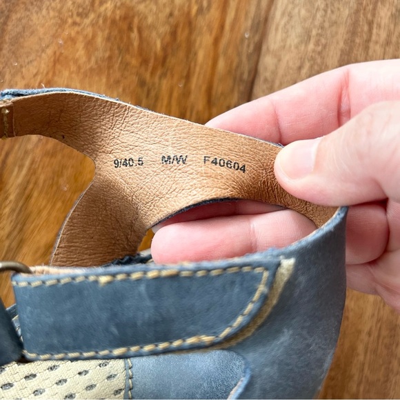 Born Trinidad leather strappy walking sandals cushioned sole - Picture 12 of 13